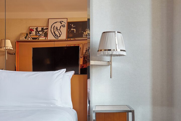 Room 38 of 48