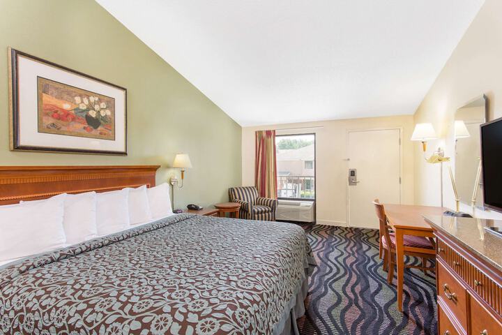 Room 41 of 48