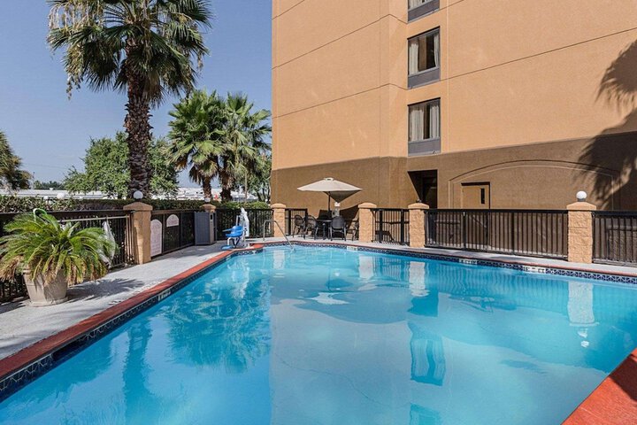 Comfort Inn & Suites Southwest Fwy at Westpark