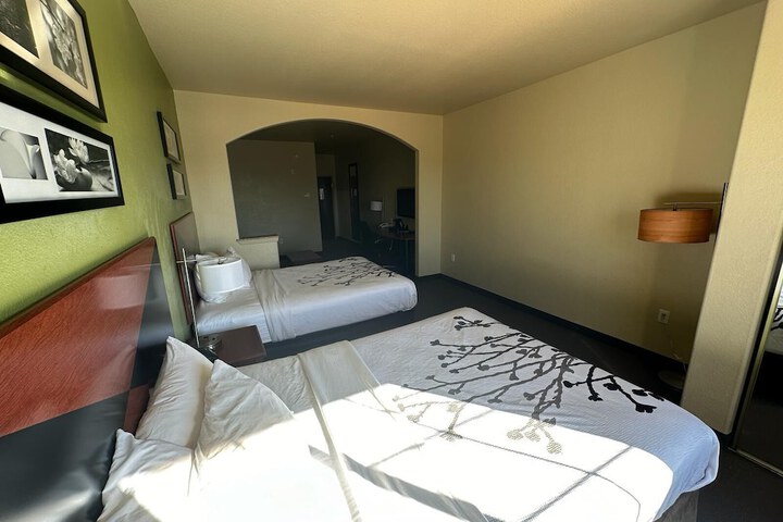 Room 20 of 49