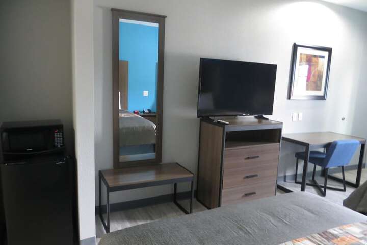 Room 25 of 40