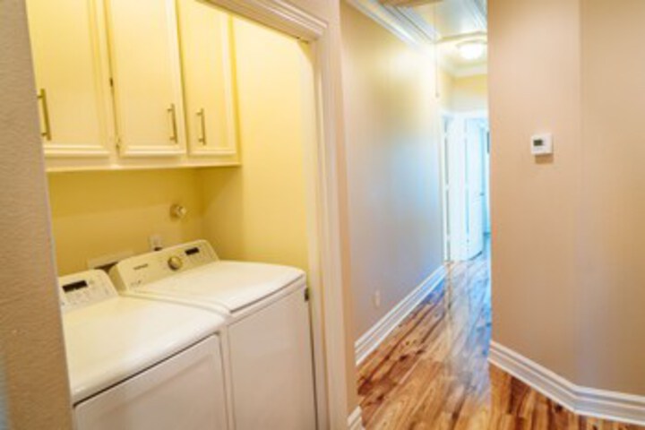 Spacious Kemah Boardwalk Townhome VR