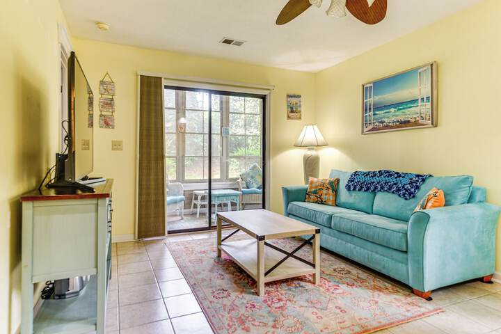 7 Mi to North Myrtle Beach: Condo w / Pool Access