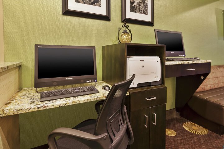 Business Center 31 of 31