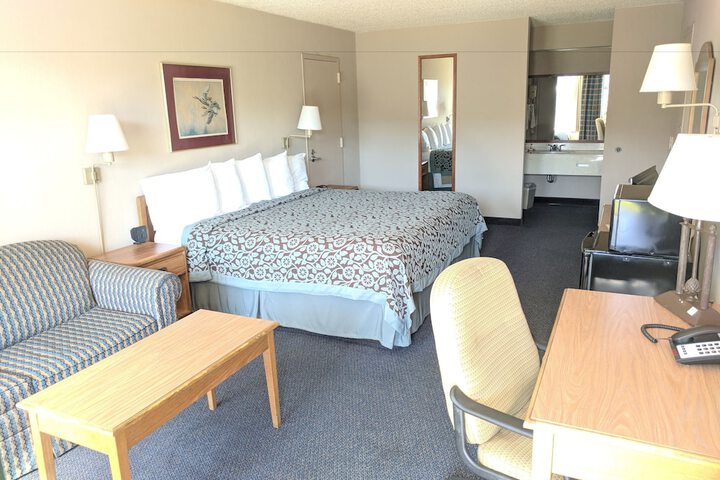 Room 11 of 23