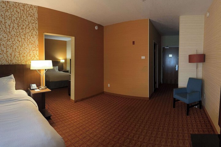 Room 4 of 20