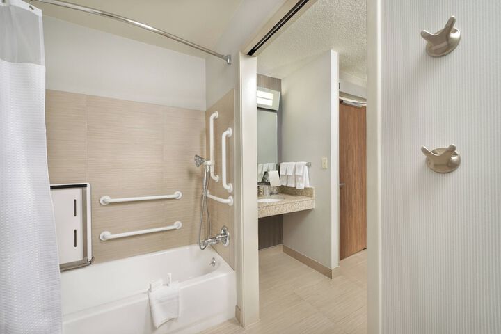 Courtyard by Marriott Mishawaka-University Area