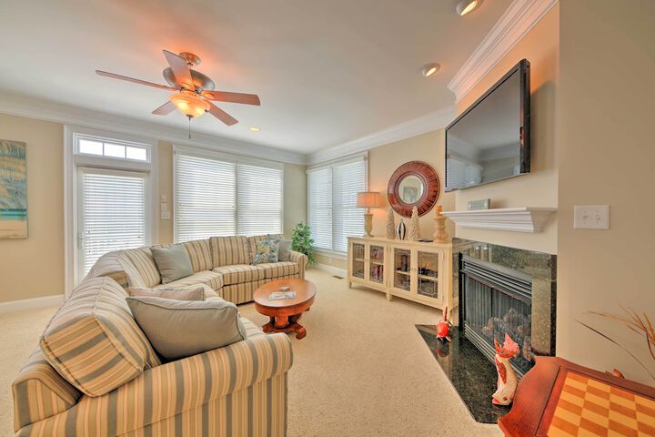 Manteo Waterfront Resort Home w / 30-ft Dock!