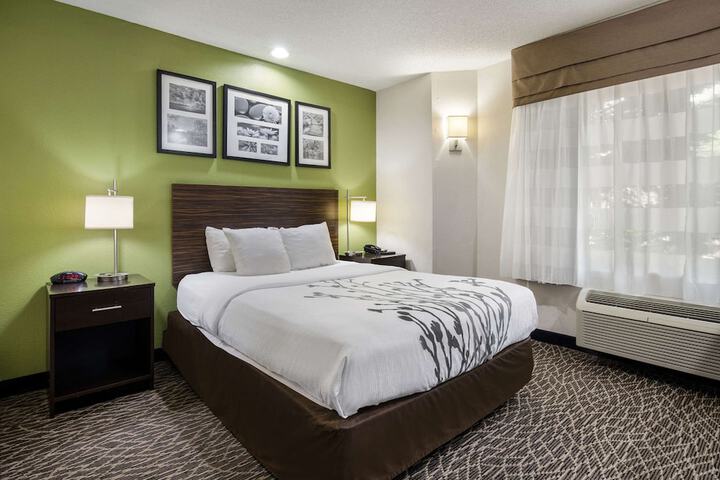 Room 21 of 32