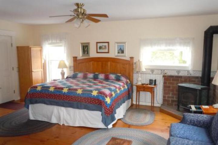 Fitch Hill Inn