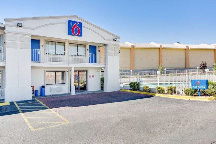 Hotel 7 of 39