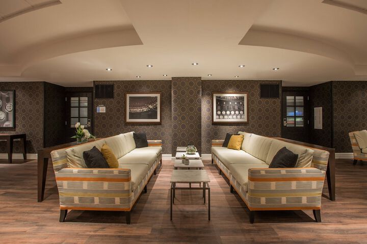 Lounge 90 of 106
