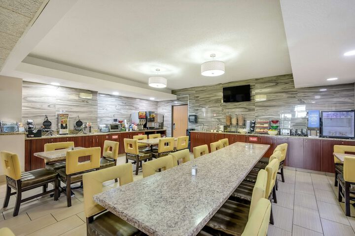 Best Western Waukesha Grand