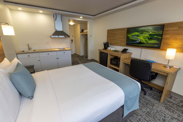 Highliner Hotel & Conference Centre