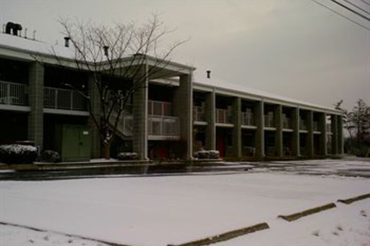 Campton Parkway Inn