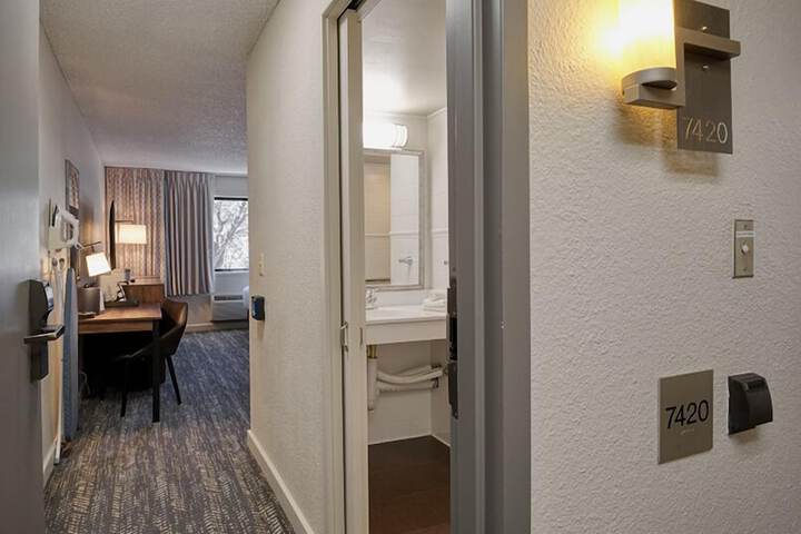Room 22 of 70