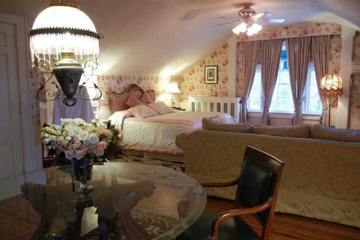 MELANGE BED AND BREAKFAST