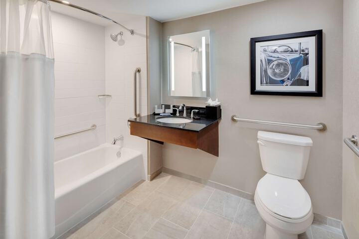 Embassy Suites by Hilton Detroit Troy Auburn Hills
