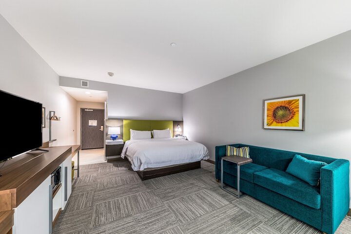 Room 12 of 36
