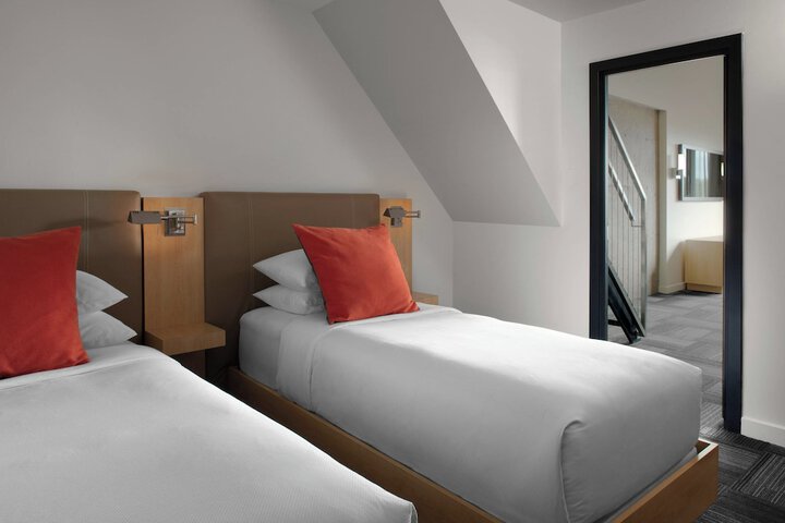 Room 30 of 141