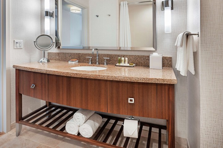 Hilton San Diego Bayfront