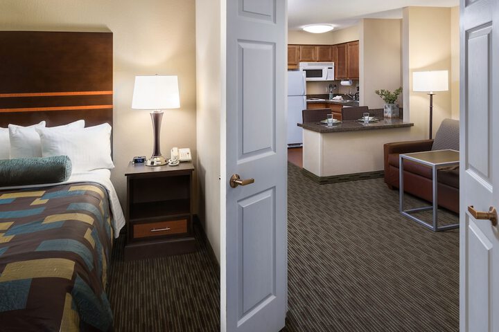 Room 10 of 20