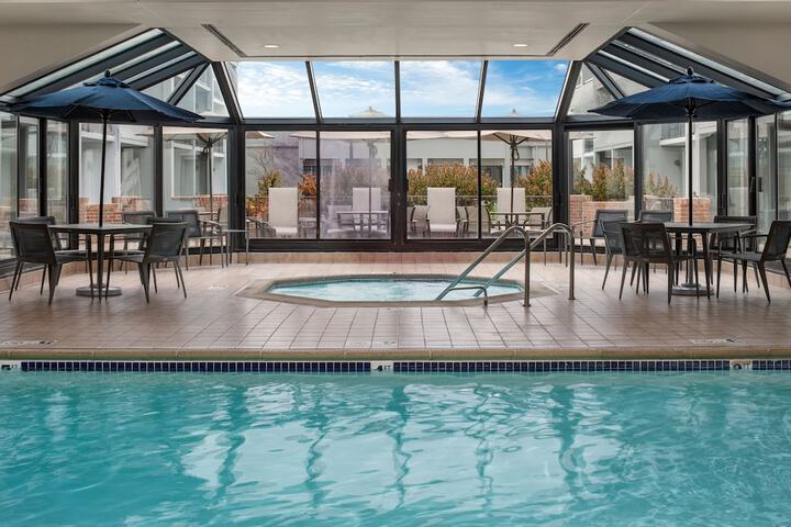 Courtyard Chicago Waukegan Gurnee