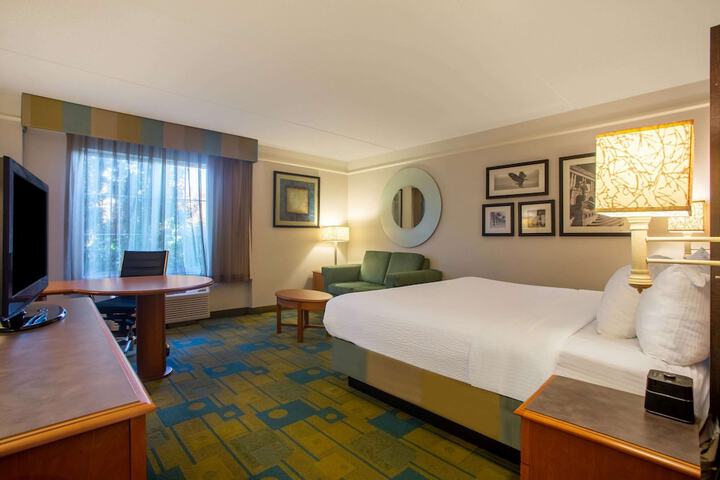 Room 11 of 30