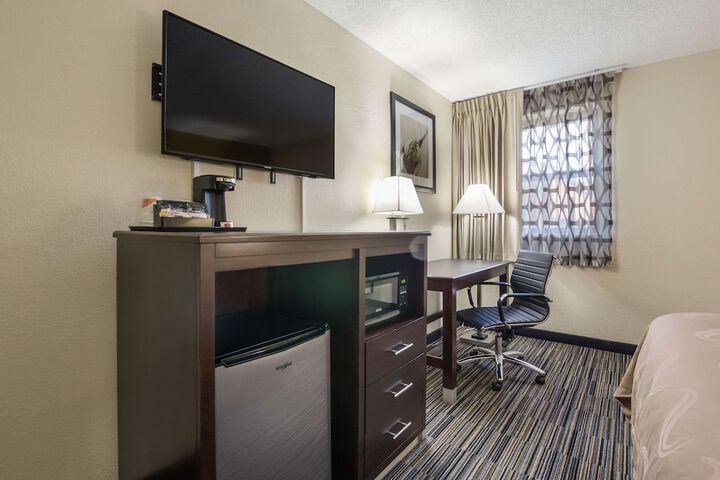 Room 25 of 37