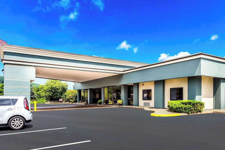 Hotel 4 of 42