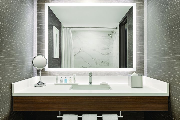 Radisson Blu Vancouver Airport Hotel & Marina