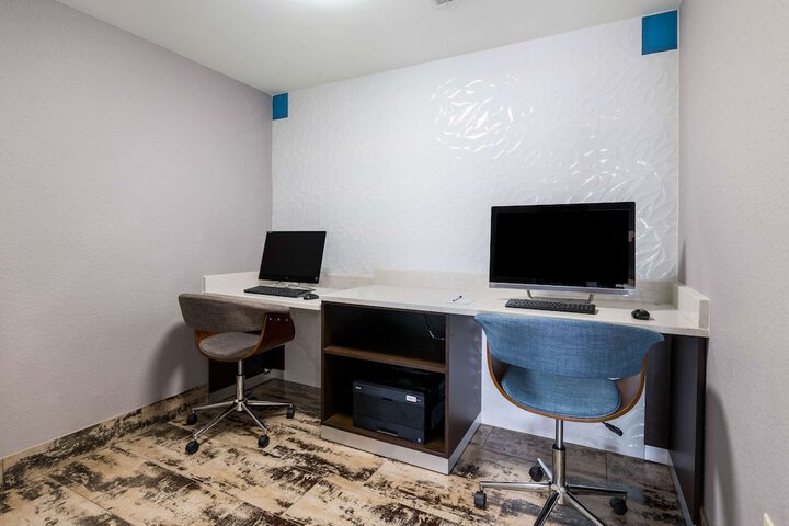 Business Center 50 of 50
