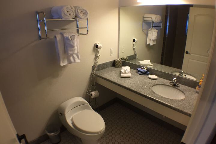 Room 6 of 19