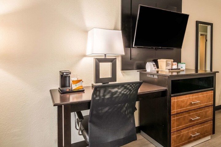 Room 21 of 29