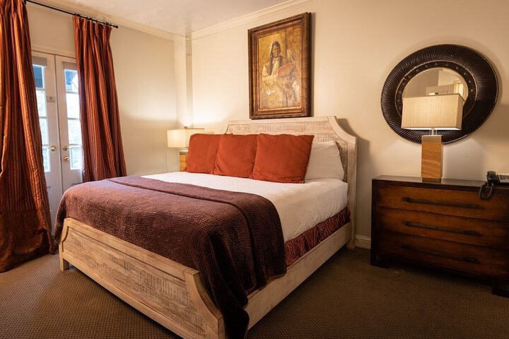 Old Capitol Inn