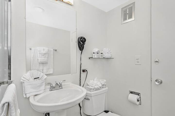 Room 6 of 38