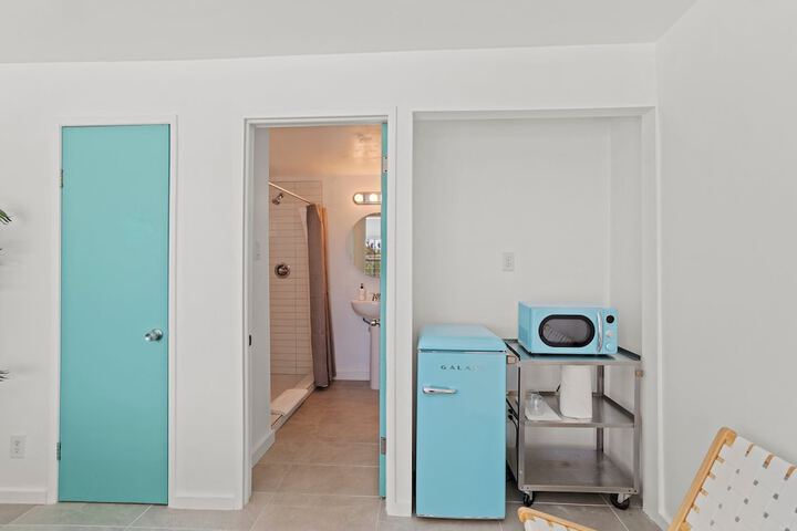 Room 33 of 59