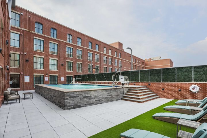 Pool 4 of 49