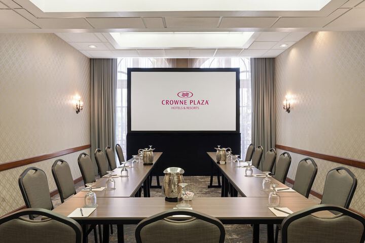 Crowne Plaza Phoenix - Chandler Golf Resort by IHG