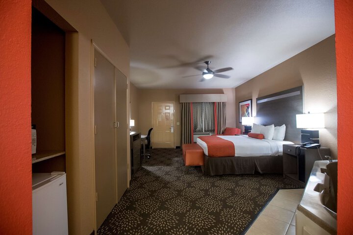 Room 16 of 24