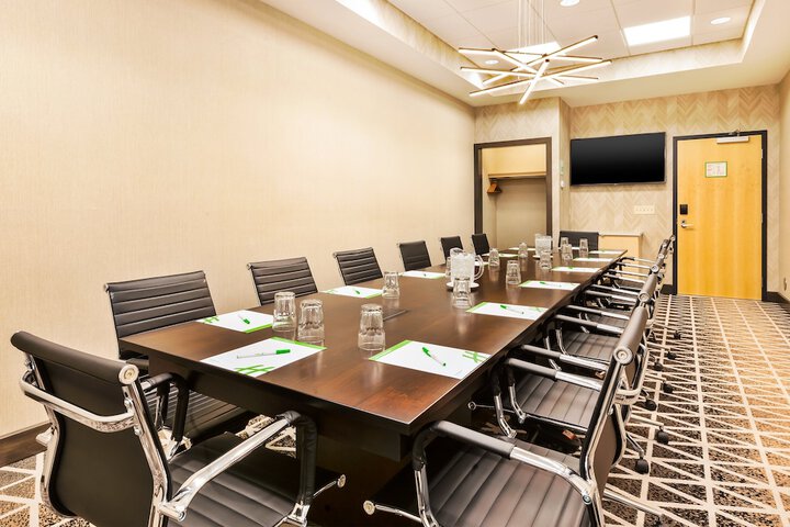 Holiday Inn & Suites Toledo Southwest - Perrysburg by IHG