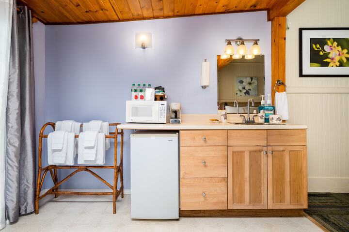 Aloha Junction Bed and Breakfast