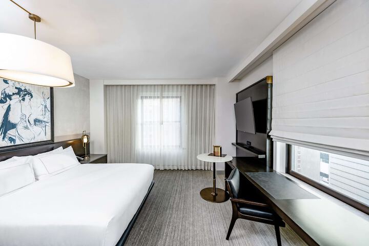 Hotel Fort Des Moines Curio Collection by Hilton