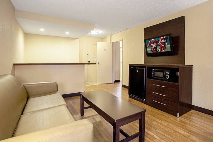 Red Roof Inn PLUS+ Wichita East