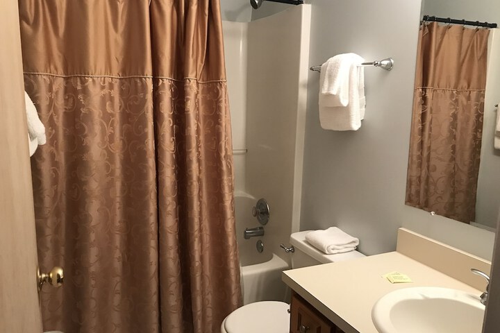 Room 228 of 399
