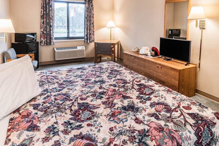 Room 12 of 42