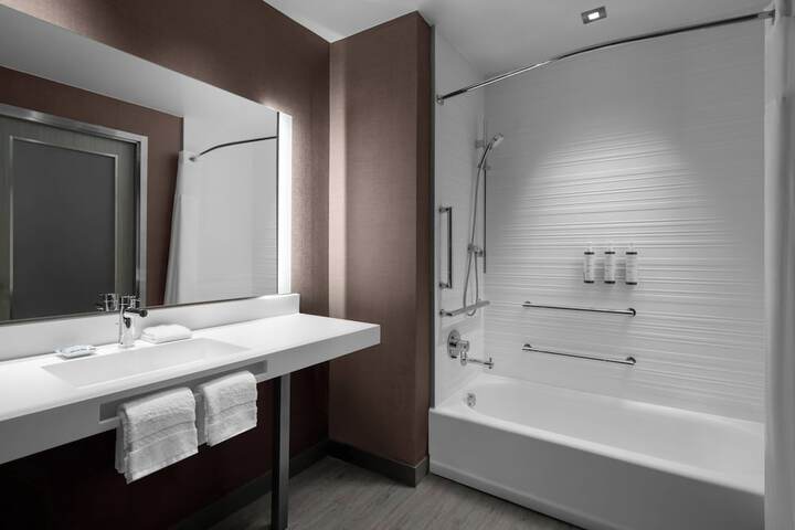 Room 19 of 49