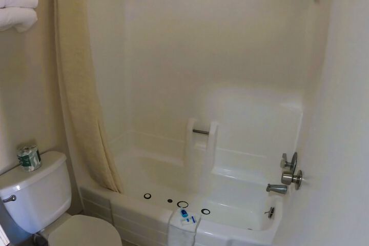 Room 15 of 27