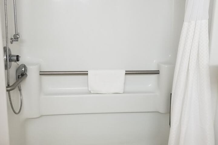 Room 13 of 20