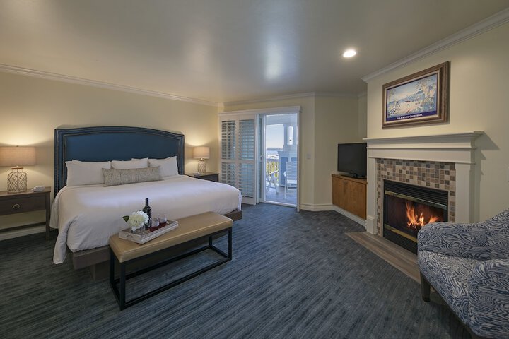 Avila Lighthouse Suites